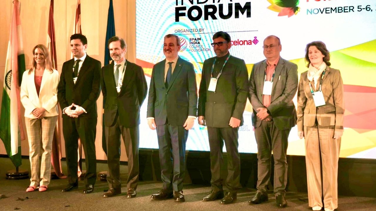 2 collboni capitulo india 2025